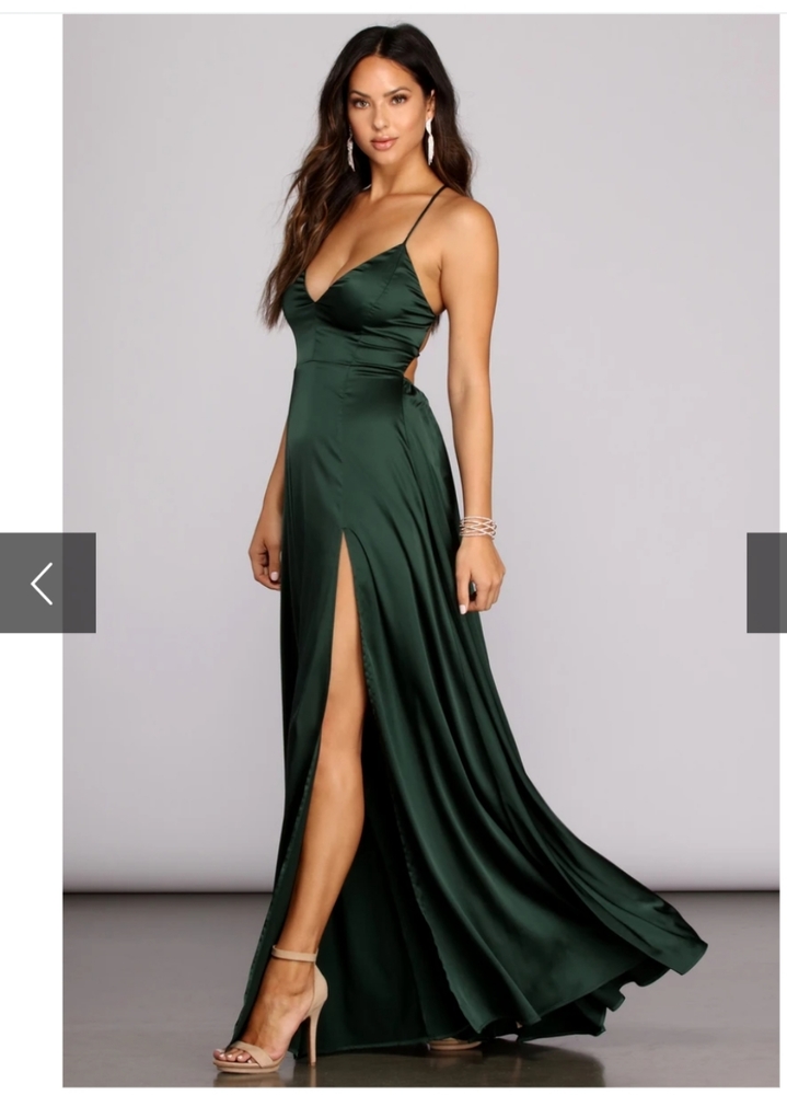 VERA SATIN LACE UP FORMAL DRESS

In Emerald Green